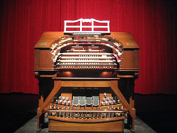 The Strand's mighty Allen theatre organ